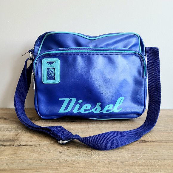 Diesel unisex blue travel bag. - Picture 1 of 9